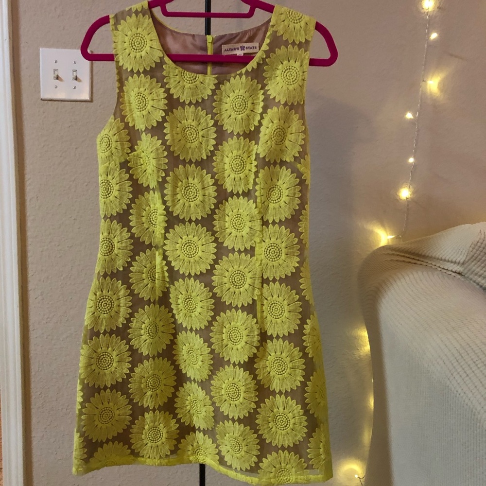 FLASH SALE ✨ Adorable Sundress with Citron Flowers